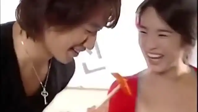 浪漫满屋爱吃的宋慧乔好可爱,听到背景音乐就是回忆啊