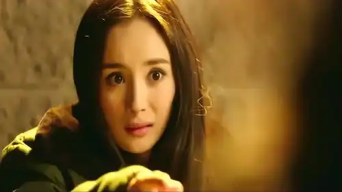 分手大师超哥罩定杨幂了,杨幂说邓超扮女人的时候最男人
