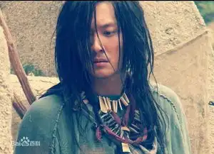 杨幂10年前高中毕业旧作剧照曝光
