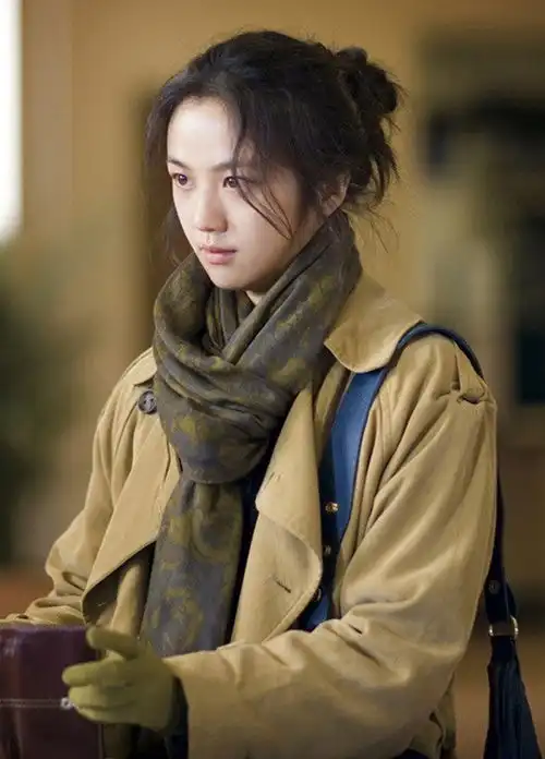 模特出身的汤唯,穿搭优雅简练,这样的魅力不想看看吗
