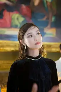 倪妮出席活动复古摩登造型吸睛