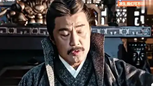 斗破苍穹,刘美彤给另一男子喂食,吴磊醋意大发猛吃东西
