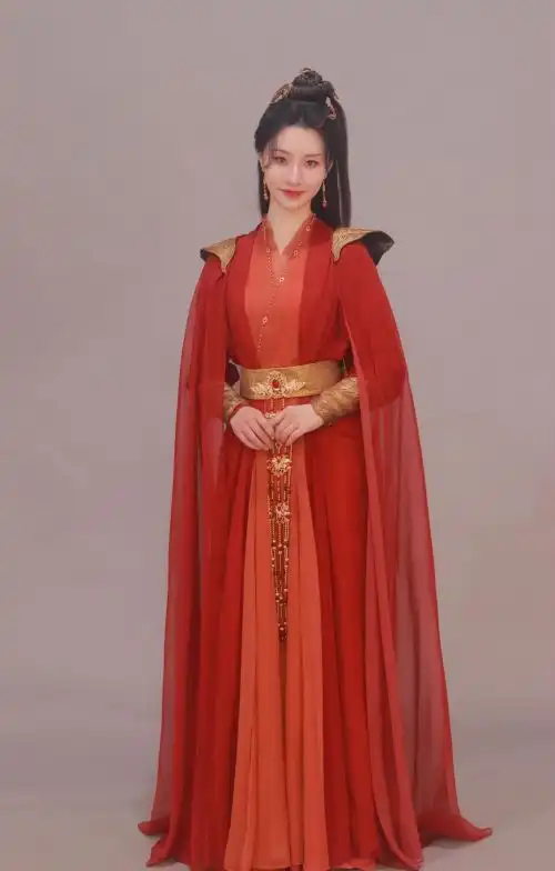 贺子凤凰台上杀青剧照释出,疯批美人倾城绝艳,摄人心魂