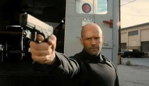 巨齿鲨剧照盖.里奇