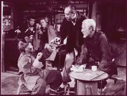清华大学老师是海军间谍,在我国潜伏多年,被著名影星英若诚揪出
