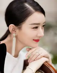 赵丽颖微博突然营业晒照,瓜子脸却变成了婴儿肥,网友太可爱了
