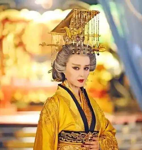 655年,武则天难产昏死,产婆问她姐姐保大还是保小