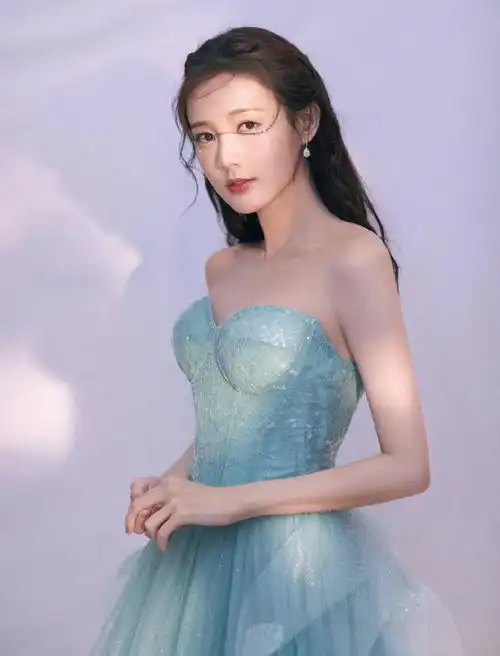 李一桐大红要靠命,大美靠自己狂飙之后,新剧来袭于正李沁景甜张译历史片犯罪片警匪片女演员网易订阅
