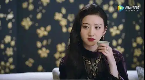 司藤里景甜身材那么好,你敢信她其实穿了五层衣服在里面吗
