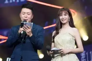 杜海涛晒与妈妈牵手出席活动照片,网友追问与沈梦辰何时结婚