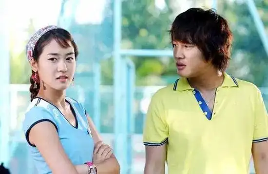 女儿十五岁就和别人同居,我跑过去一看居然还是个黑人他技术好