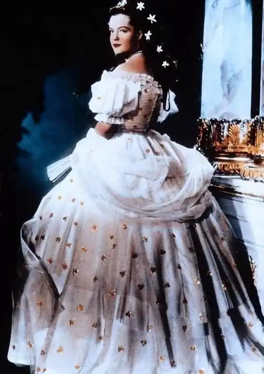 罗密和杰奎琳方脸宽眼距,第一眼并不美,却都是十足氛围感美人