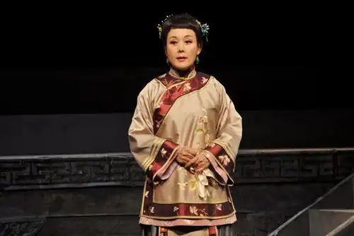 话剧大宅门台湾巡演娜仁花演绎威严白文氏