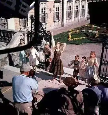 跟着电影轻松游学,音乐之声台前幕后告诉你一个到处飞扬音符的国度