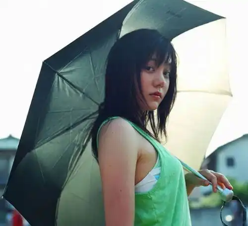 头文字d中让周杰伦陈冠希着迷的美女,如今长什么样呢