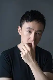 苏可大明皇妃于谦杀青晒照被嘲双眼皮都是黑的
