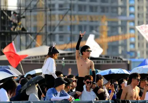 今天也是爱乐之城的济南2021新青年音乐节激情继续