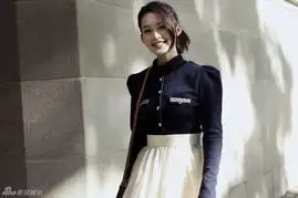 璀璨人生曝瑞士剧照李沁时尚可爱