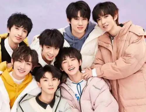 53岁吴奇隆跑得比时代少年团还快震惊吴奇隆53岁竟比时代少年团跑的还飞速
