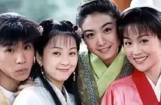 韦小宝四个老婆齐聚只为她庆生,但是曾传整容出轨
