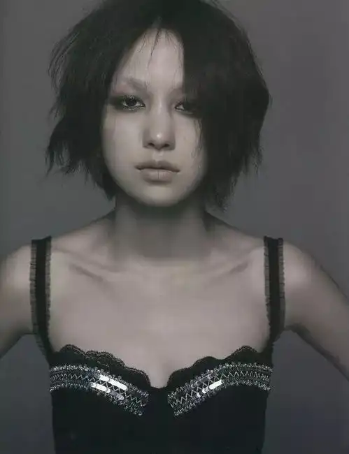 歌坛天后患病隐退近乎失聪的她重登舞台那天,用一首歌唱哭了无数人