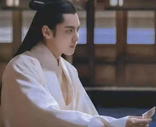 疑青簪行换男主脸再播出,杨紫没意见,许凯黄景瑜嫌太晦气
