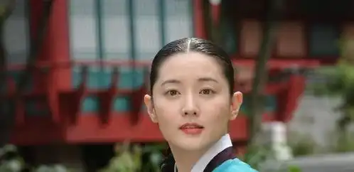 49岁大长今李英爱豪宅曝光,面积超大堪比公园,装修简约超低调
