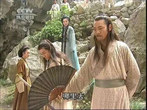 笑傲江湖里葵花宝典和辟邪剑谱有何区别为何练它要先自宫
