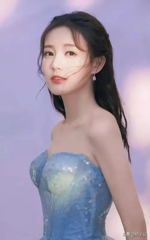 千娇百媚的李一桐
