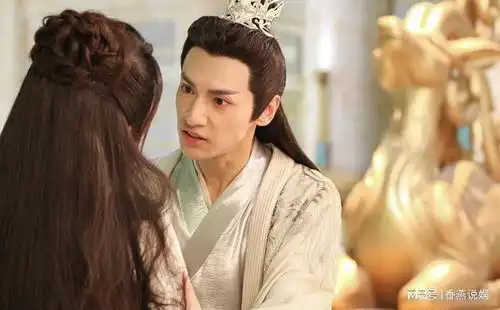 从剧角色黑化看演员演技罗云熙眼神带感,李沁黑化反差超大
