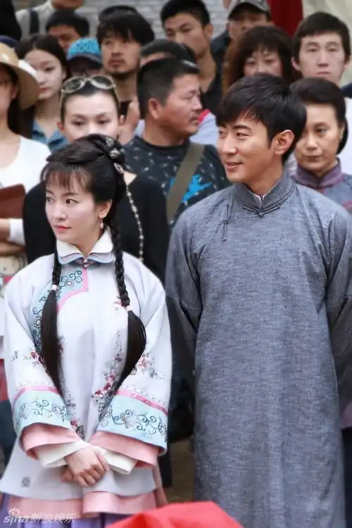 新京华烟云横店开机李晟李曼高梓淇主演亮相