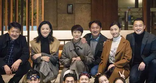 小欢喜大结局孩子们都上了理想学校,三对家长聚餐感慨,惹人泪奔
