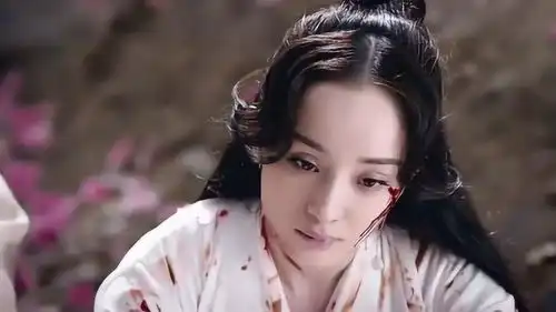 素素变回白浅后,醒来的第一件事情就是问折颜要可以忘记过去的药
