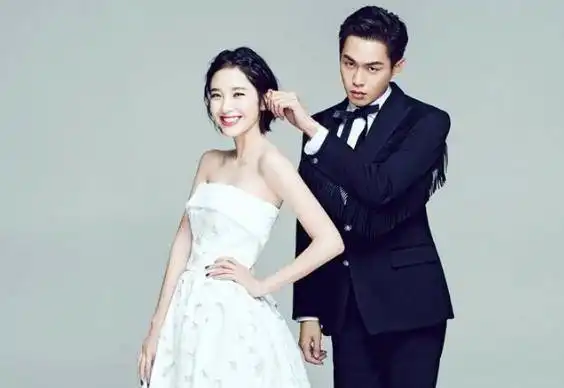 张若昀除了是富二代,原来身后还有个她难怪女朋友7年不离不弃
