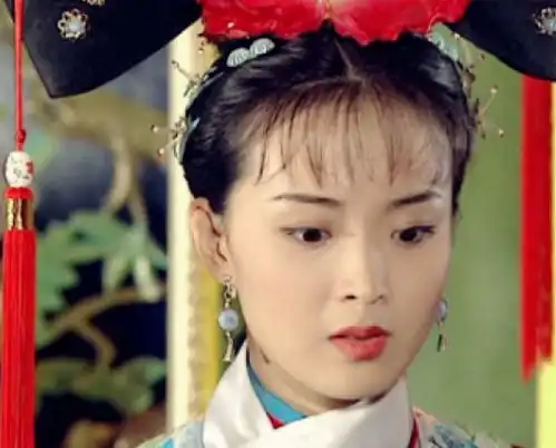 8岁儿子看还珠格格片段,用这样的话评价王艳,全场爆笑
