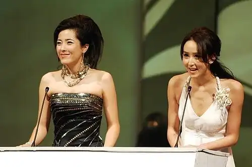 班花胡静的豪门情事,靠美色征服了百亿富豪,嫁异国后受皇室册封
