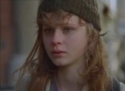 最贫穷的的哈佛女孩父母吸毒,靠乞讨过活,她却成为最美丽的风雨玫瑰