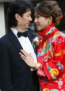 钟嘉欣二胎后首次回港捞金,肌肤暗黄仿佛老了10岁