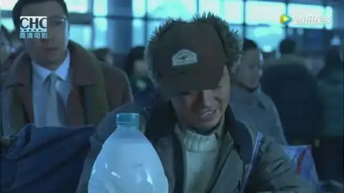 徐峥给王宝强指路过了安检你就找到2b了