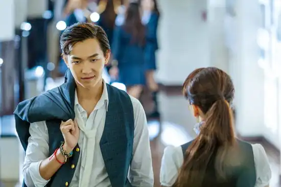 泡沫之夏定档7.22严禹豪重返荧屏玩神秘