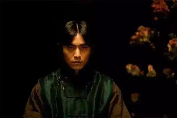 王劲松声临其境实力夺冠,换衣服的细节可以看出他的涵养