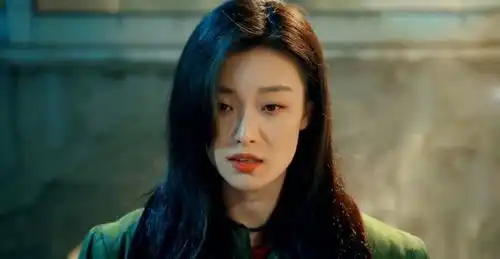 想不到西出玉门让倪妮活色生香,她一出场,观众都坐不住了
