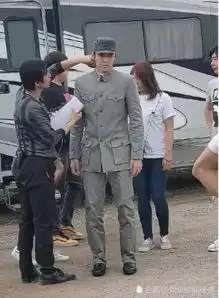 小鲜肉吴亦凡军人造型曝光,因太帅遭网友嘲讽气质不符