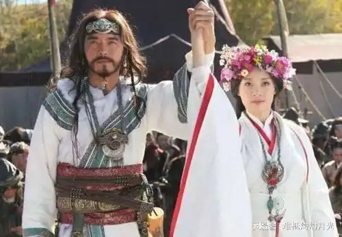 皇后逼群臣殉葬,一大臣说理应皇后先死,皇后一刀砍断自己手腕
