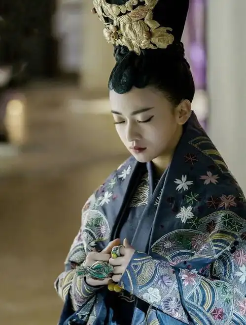 她从公主变奴隶再变太后,垂帘听政掌权14年,死后陵墓形同帝陵
