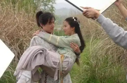 为啥电视剧公主抱那么轻松当看到全身照后,原谅我笑出猪叫声