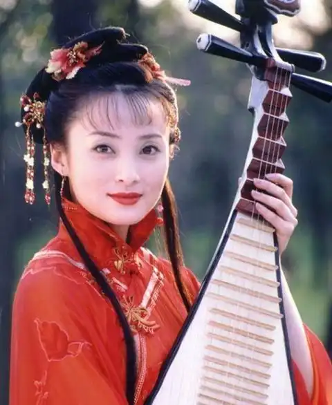 蒋勤勤42岁生二胎,儿子和爸爸如同复制,网友浪费了妈妈好基因