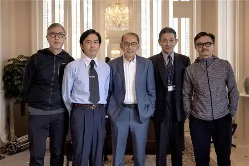 金手指杀青曝照刘德华头发花白与梁朝伟飙戏