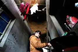 安徽合肥50多户居民蜗居水泥罐底