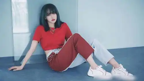 演员程潇,女团出道,如今是歌手是舞者也是演员,来看美照吧